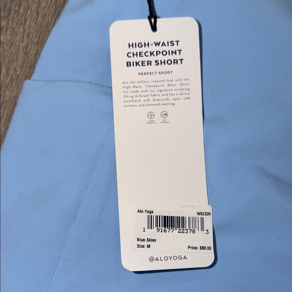 ALO Yoga Women’s Sky Blue Athletic Shorts - Picture 3 of 3